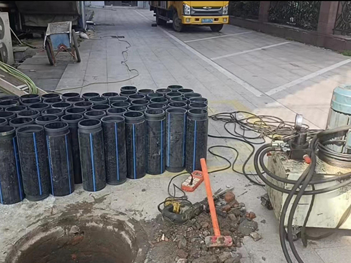 英山PE置换管厂家 DN315置换管 非开挖管短管置换